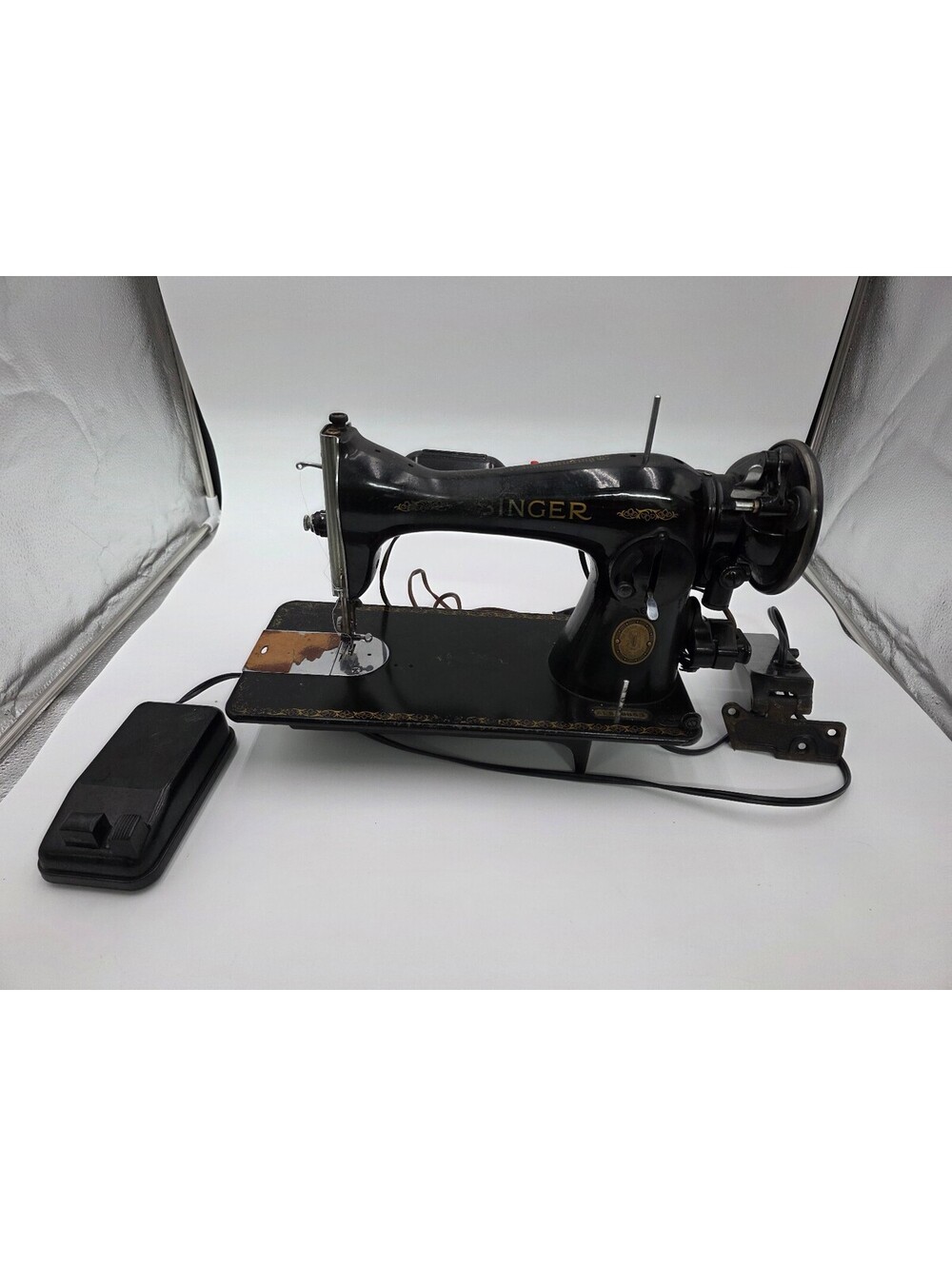 Vintage Singer Electric Sewing Machine Model AL 578853